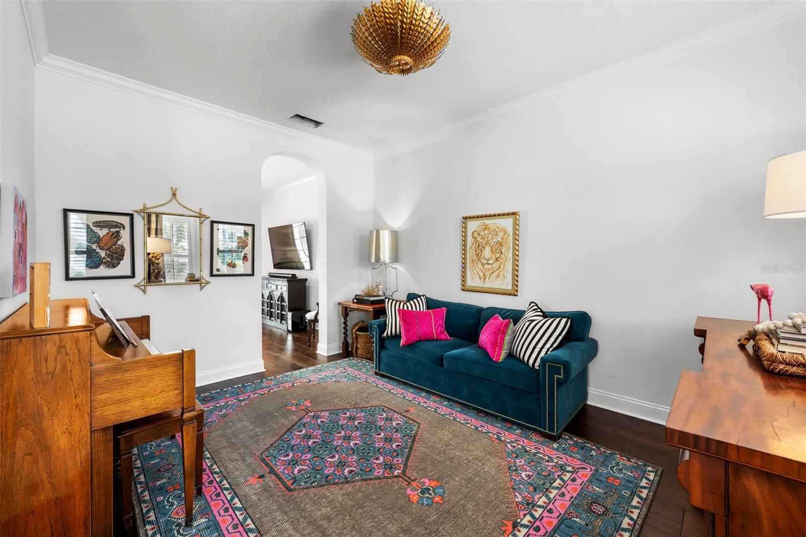 Listing photo id 20 for 11 Formosa Avenue