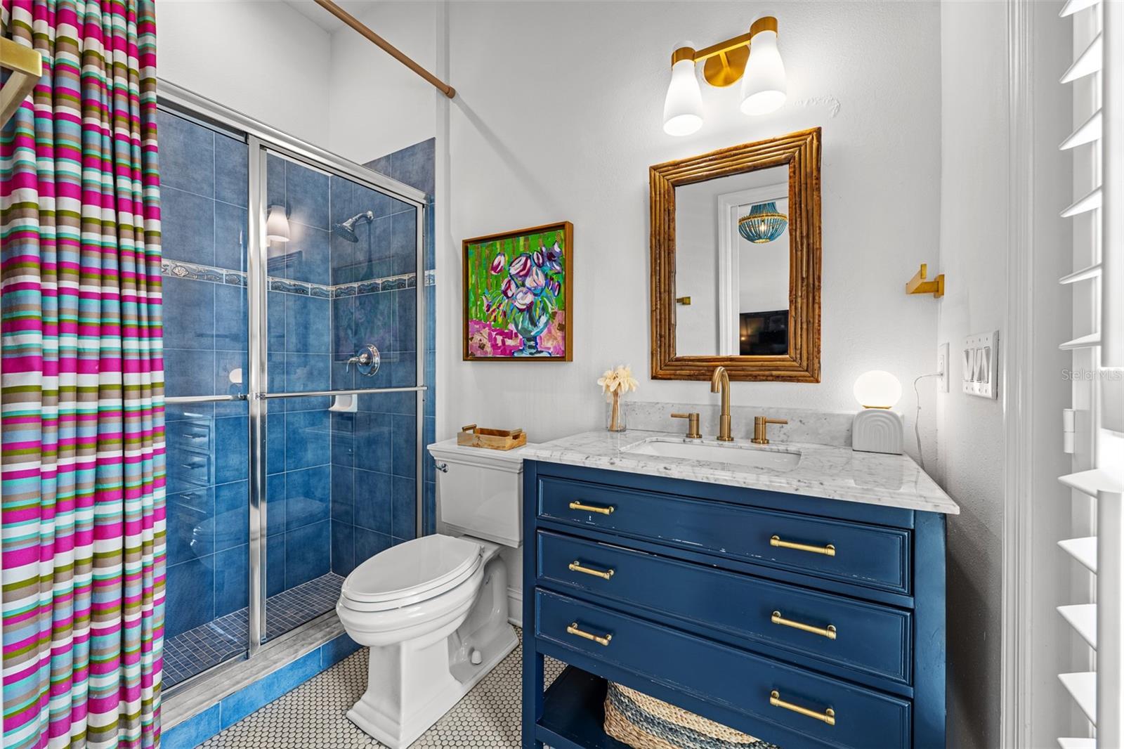 Listing photo id 26 for 11 Formosa Avenue