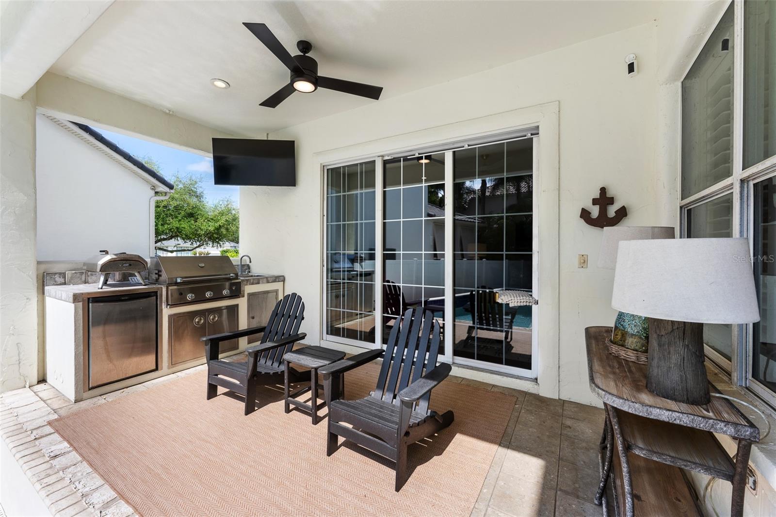 Listing photo id 40 for 11 Formosa Avenue