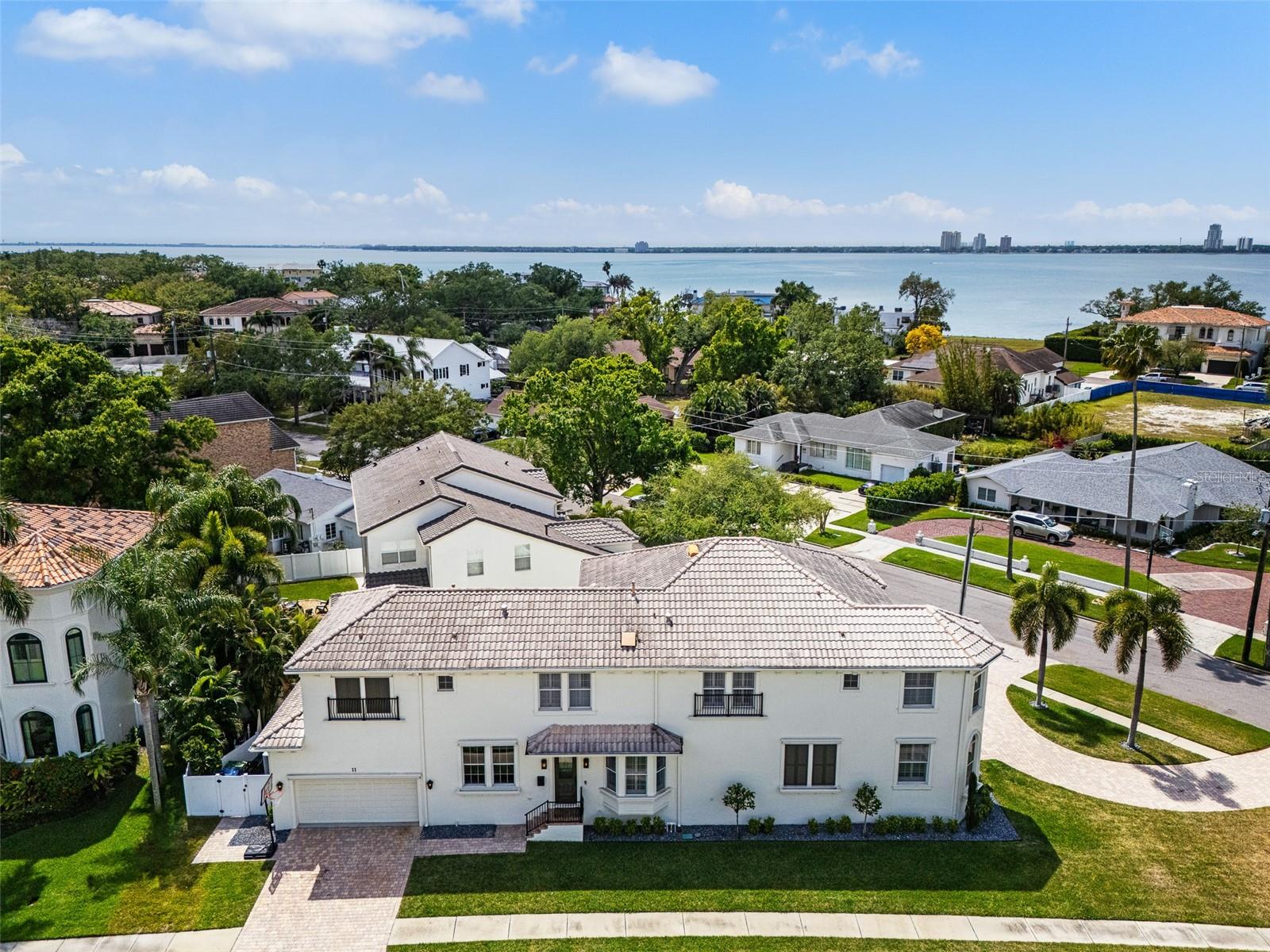 Listing photo id 46 for 11 Formosa Avenue