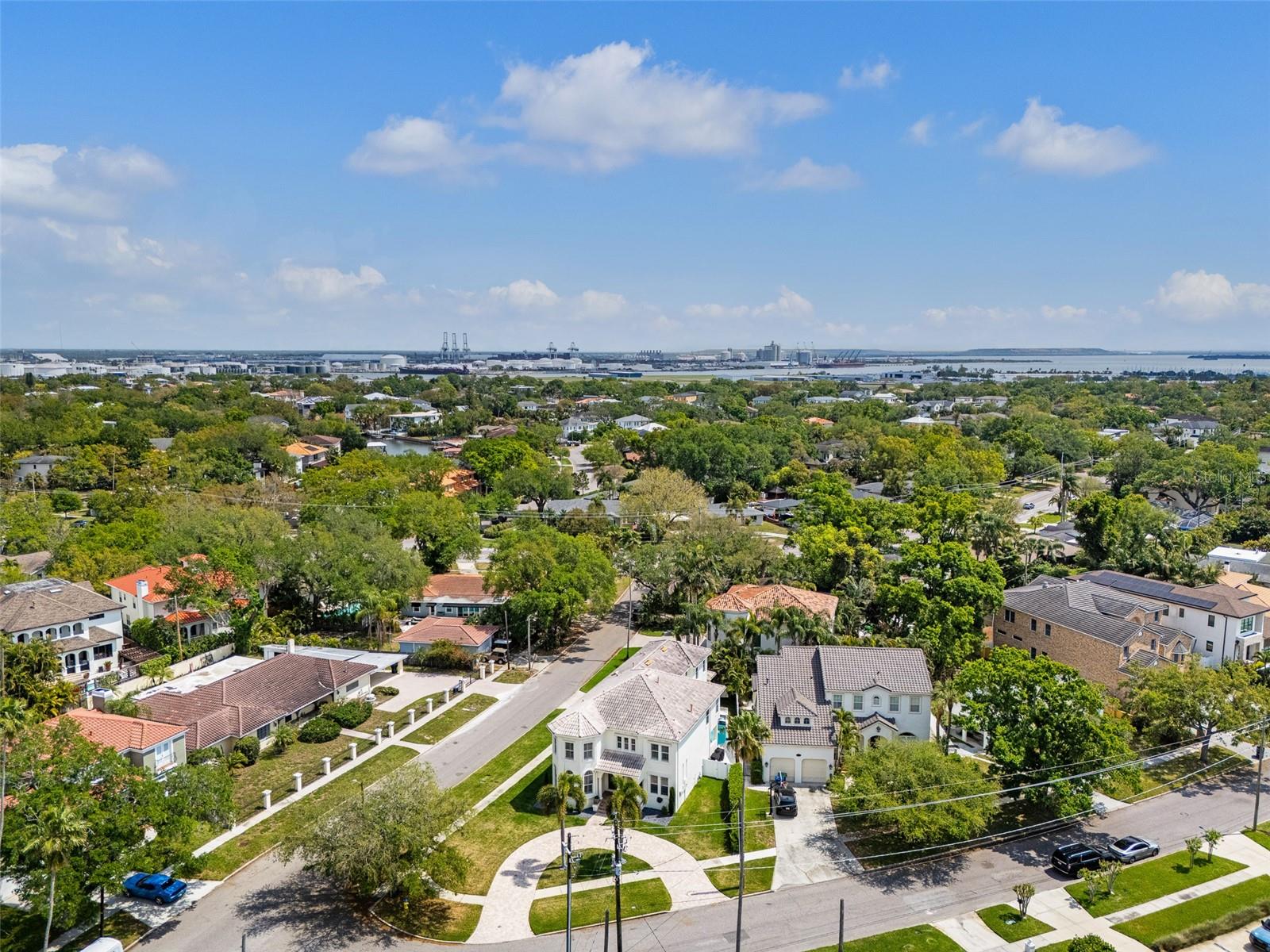 Listing photo id 50 for 11 Formosa Avenue