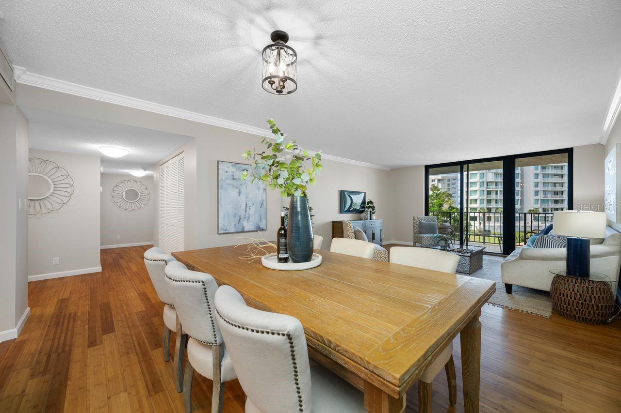 Image 11 of 38 For 100 Oakmont Lane 402