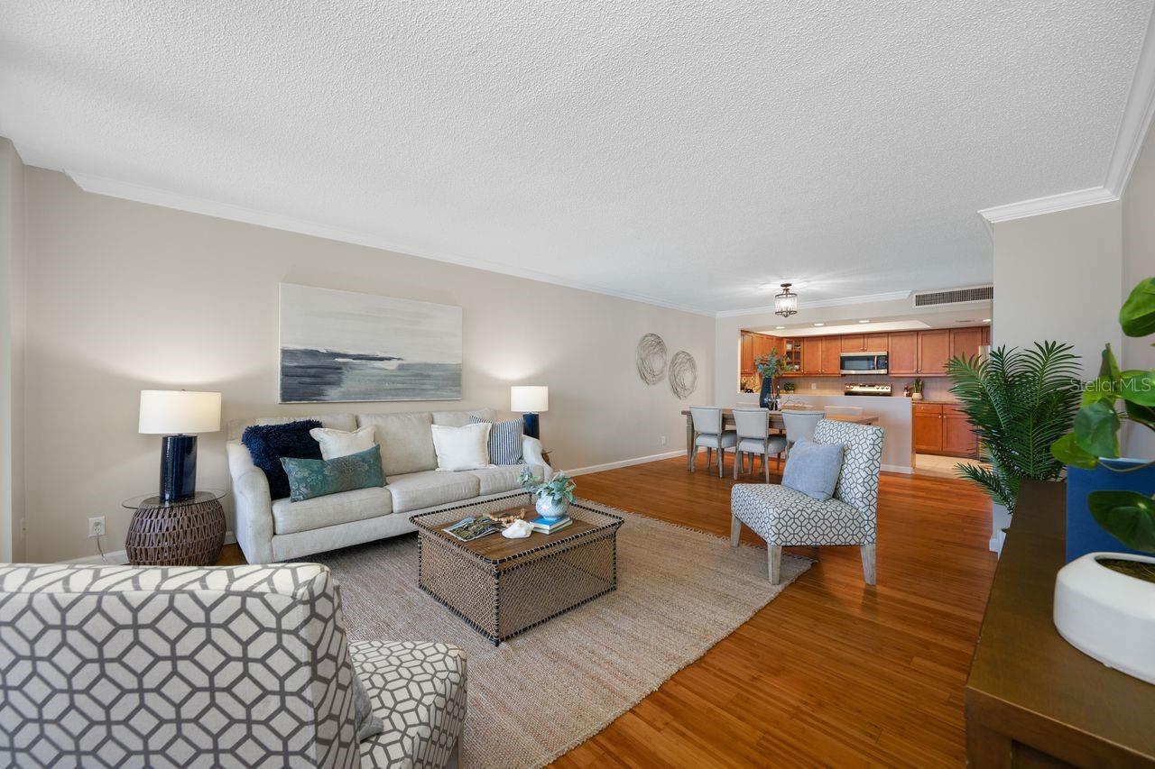 Image 15 of 38 For 100 Oakmont Lane 402