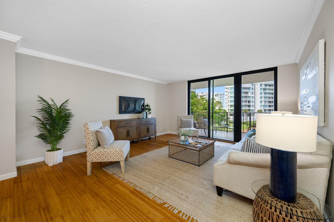 Image 17 of 38 For 100 Oakmont Lane 402