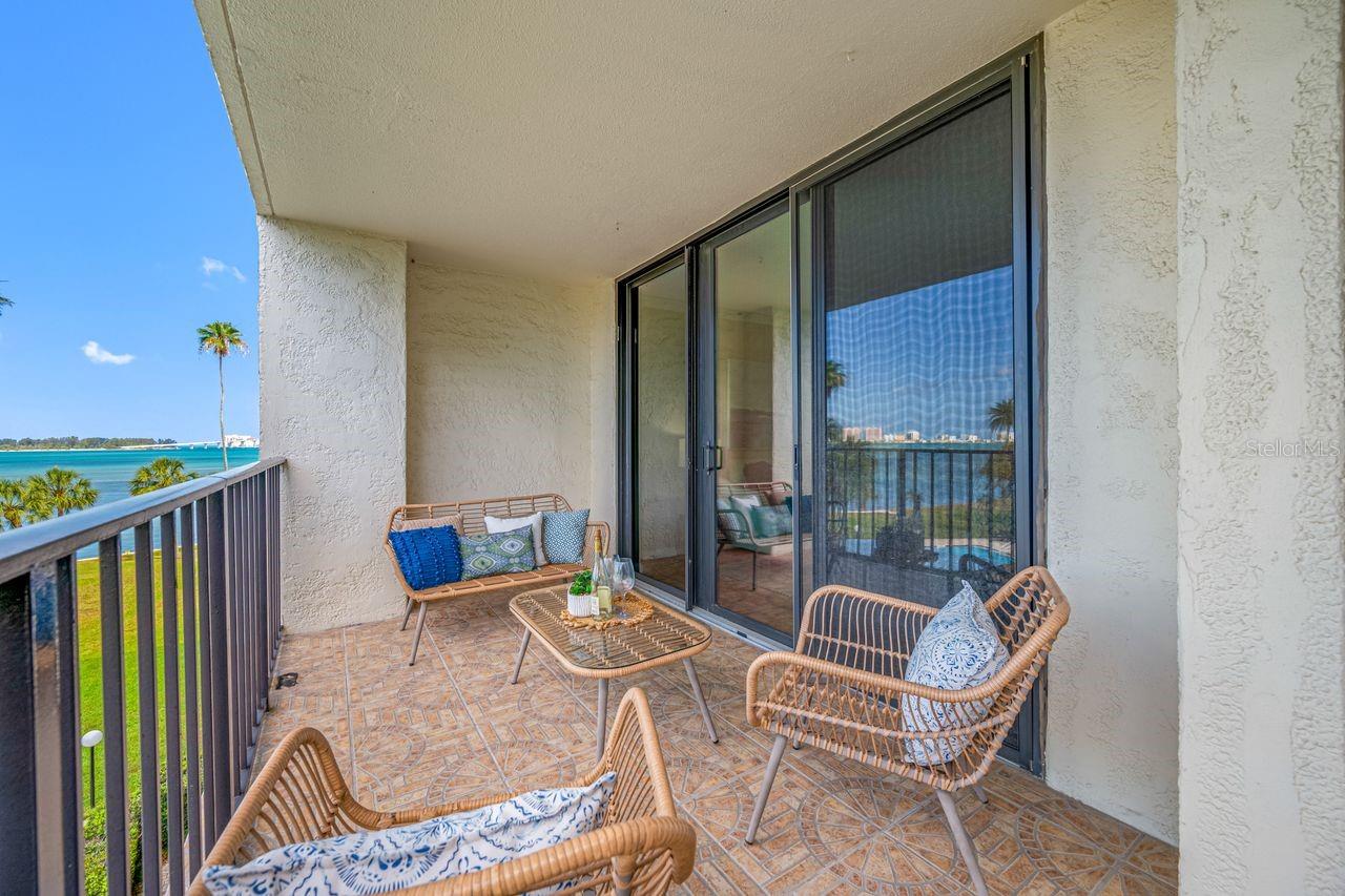 Image 26 of 38 For 100 Oakmont Lane 402