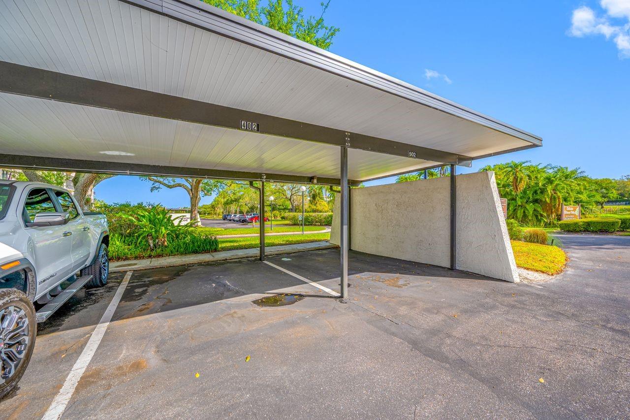 Image 34 of 38 For 100 Oakmont Lane 402