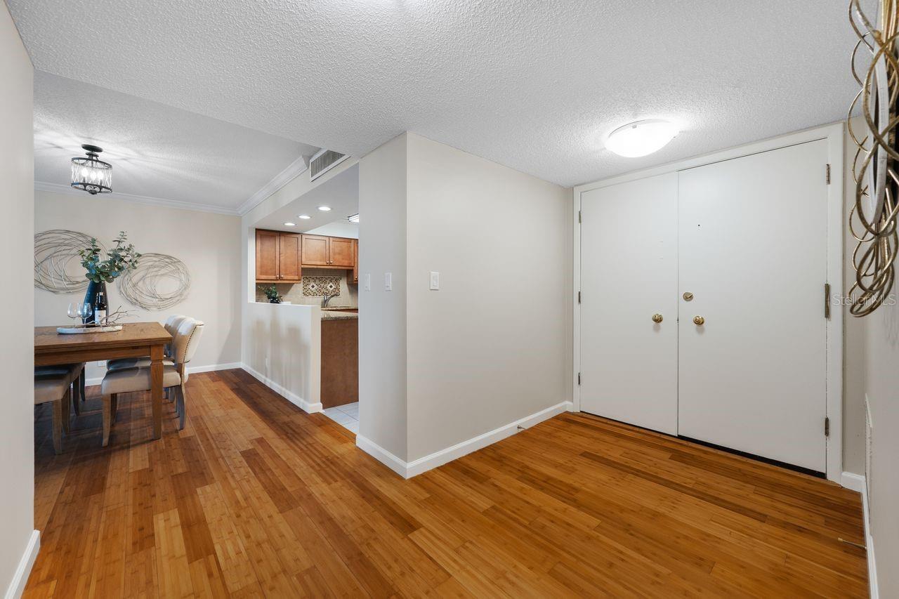 Image 7 of 38 For 100 Oakmont Lane 402