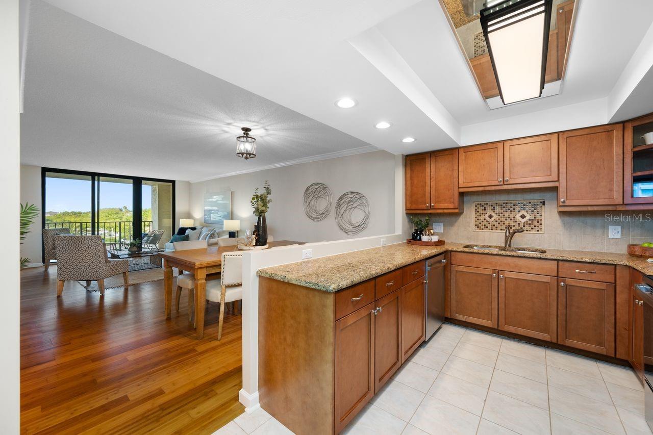 Image 9 of 38 For 100 Oakmont Lane 402