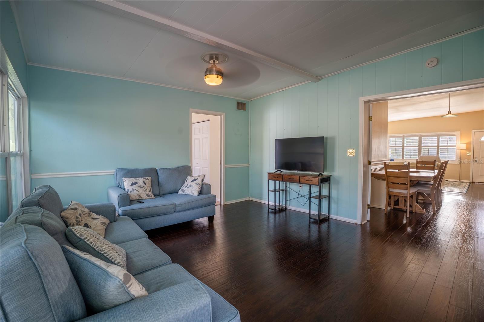 Image 13 of 45 For 12425 136th Lane