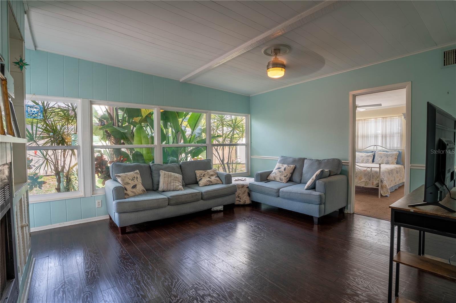 Image 14 of 45 For 12425 136th Lane