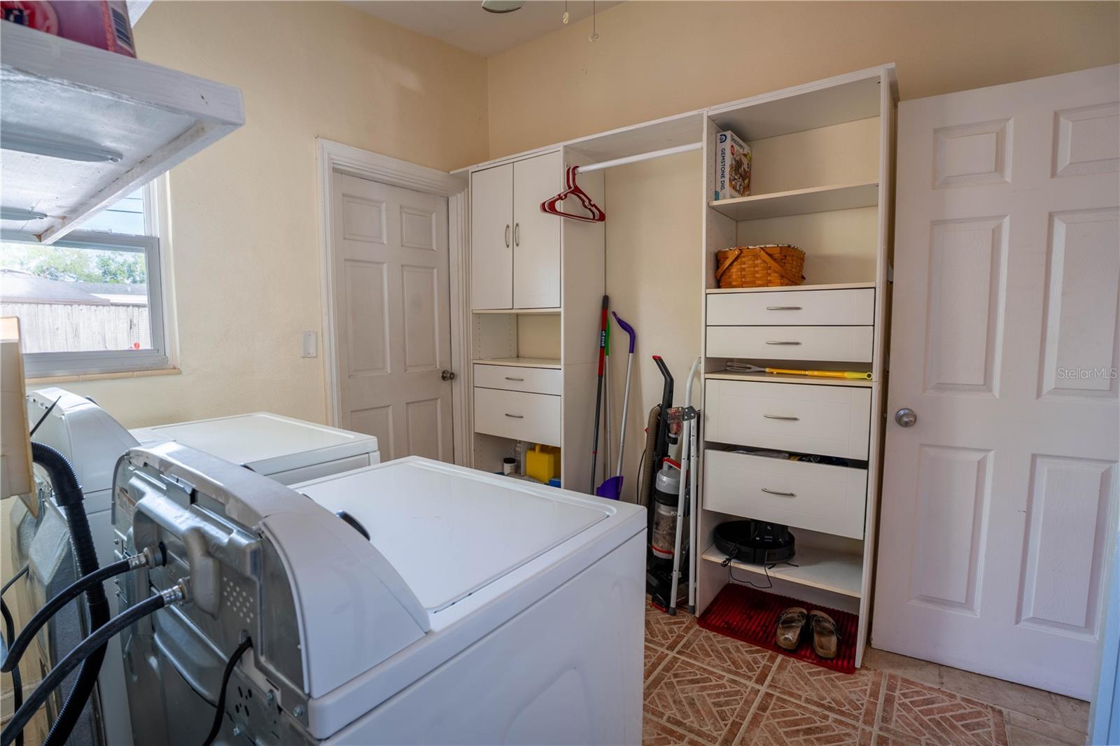 Image 18 of 45 For 12425 136th Lane