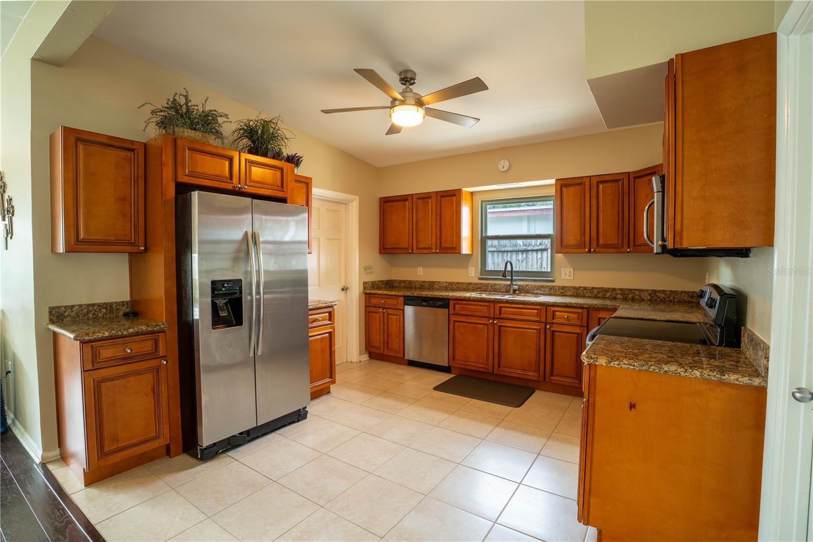 Image 9 of 45 For 12425 136th Lane