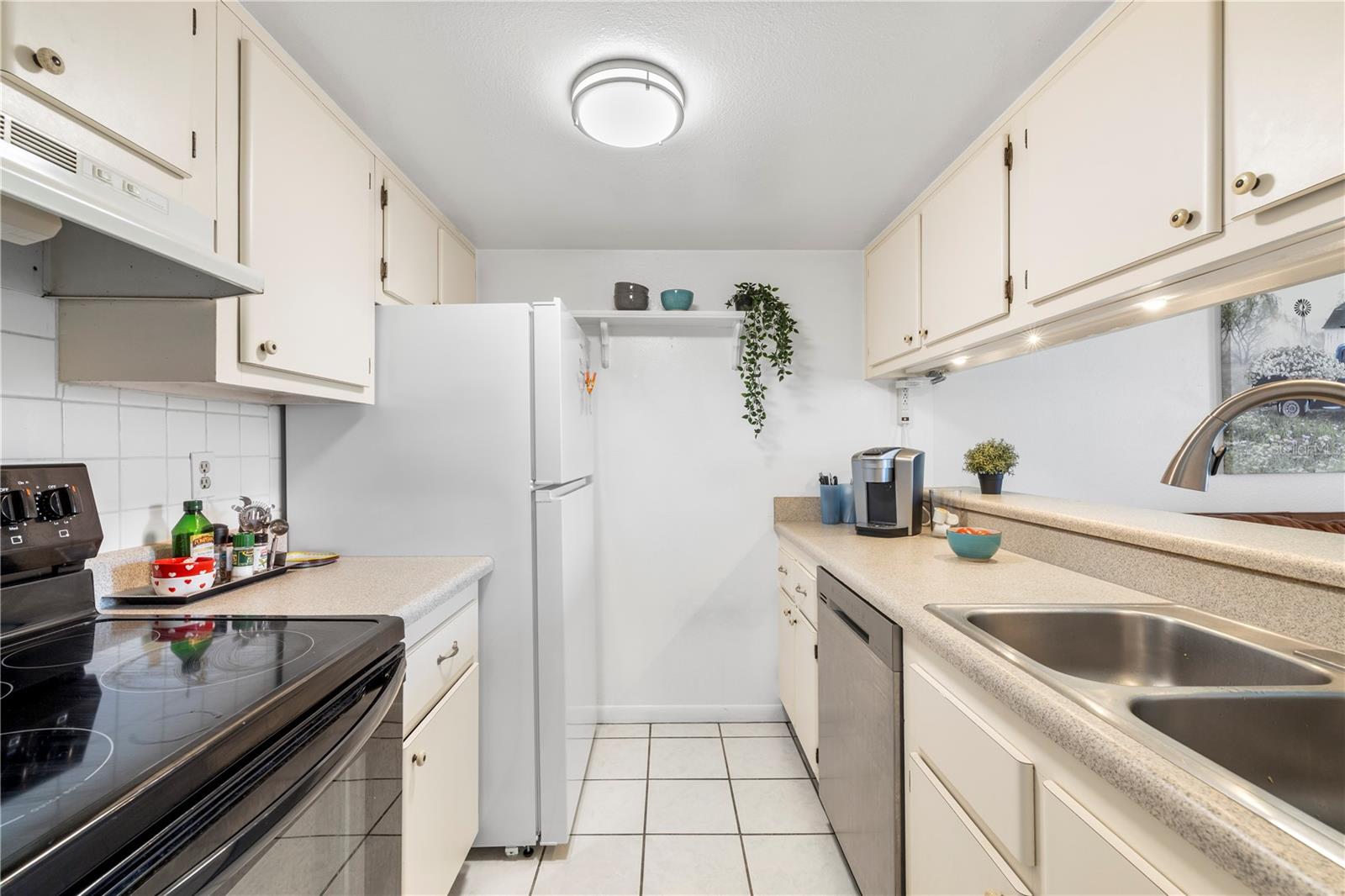 Image 15 of 40 For 2525 Bay Drive C21