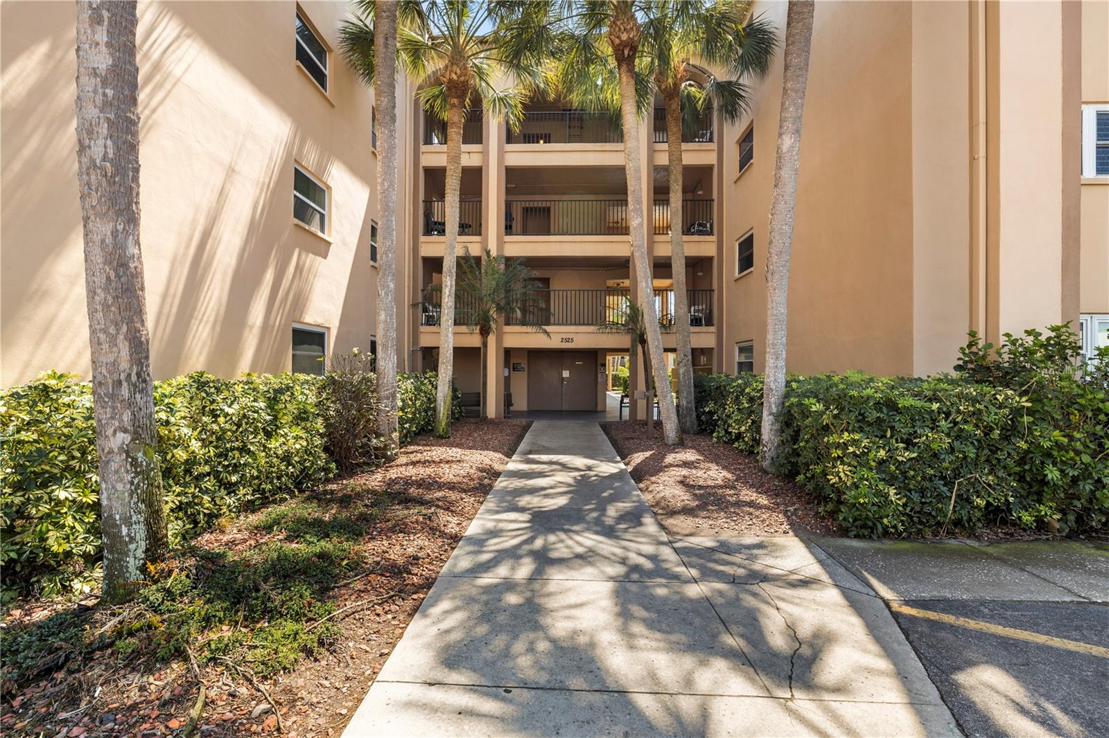 Image 3 of 40 For 2525 Bay Drive C21