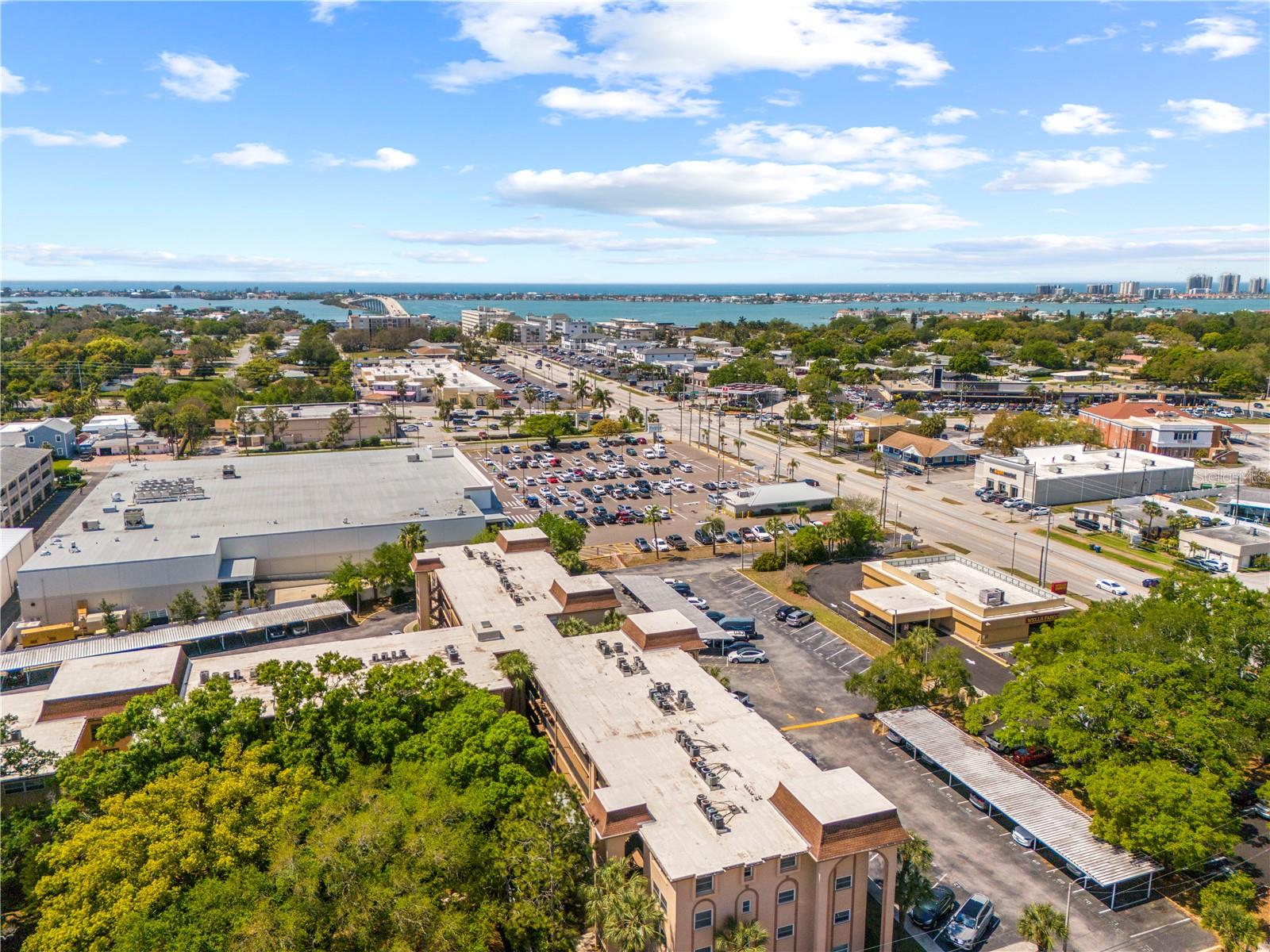 Image 33 of 40 For 2525 Bay Drive C21