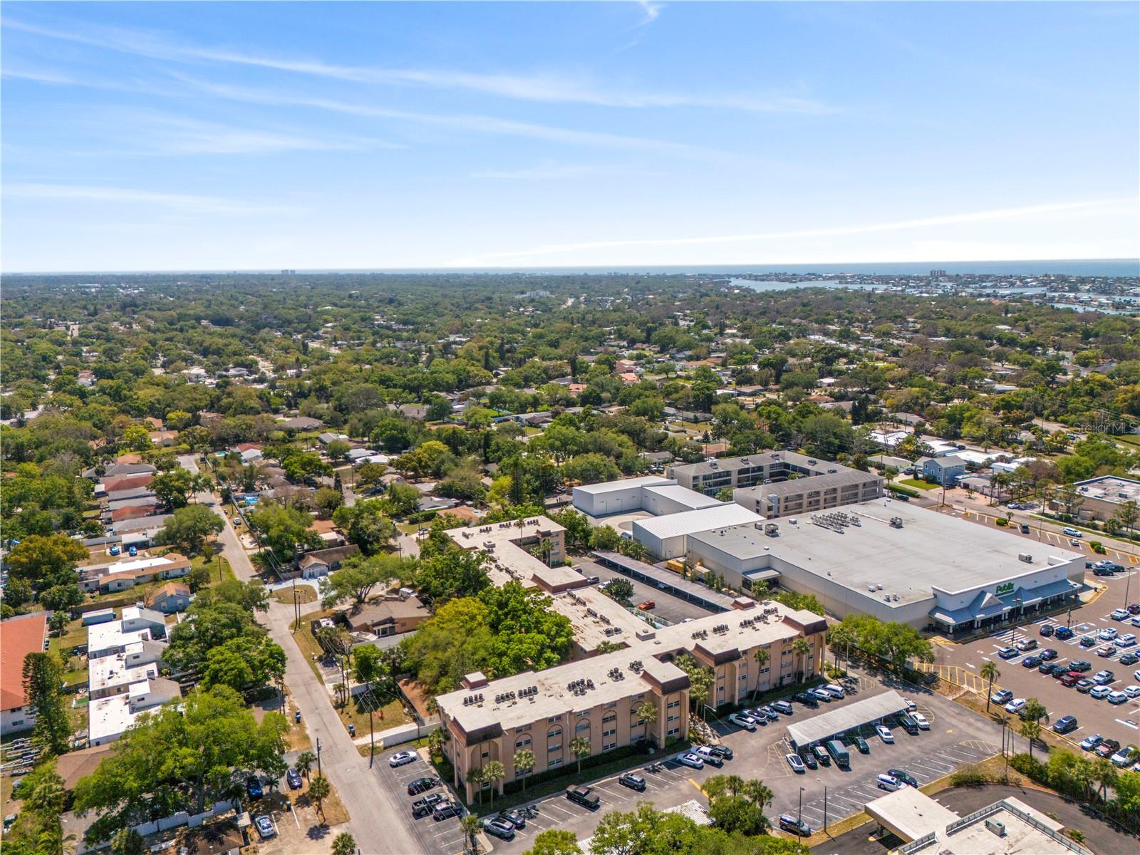 Image 36 of 40 For 2525 Bay Drive C21