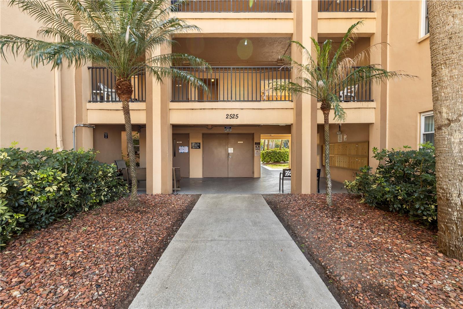 Image 4 of 40 For 2525 Bay Drive C21