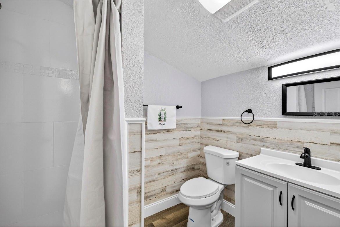 Listing photo id 9 for 6916 Orleans Avenue