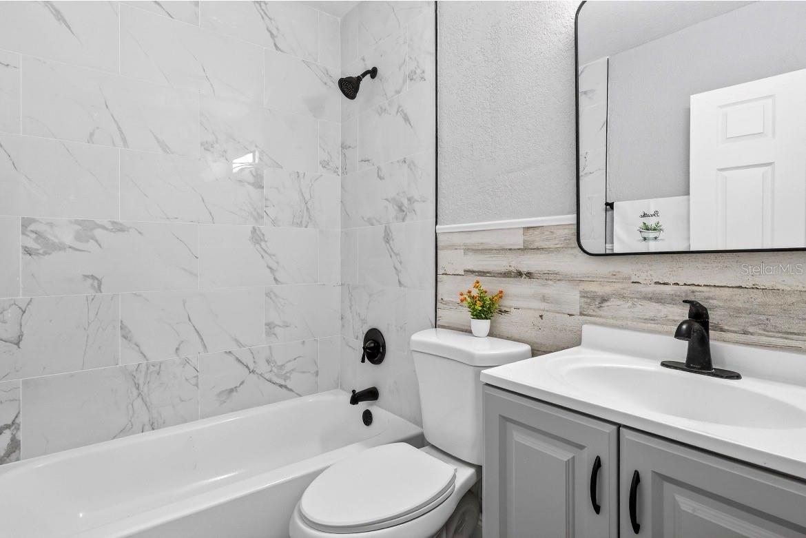 Listing photo id 5 for 6916 Orleans Avenue