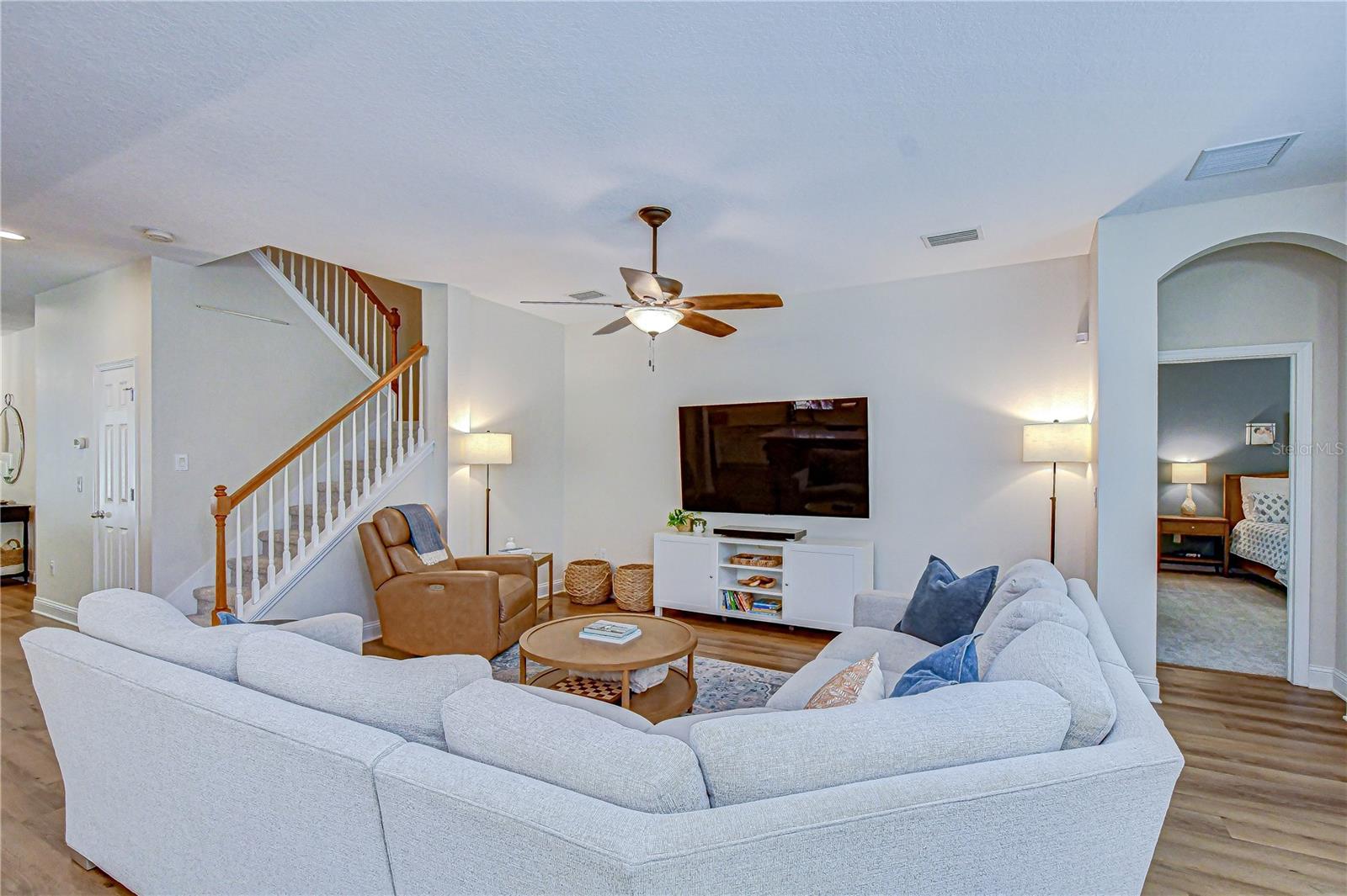 Image 11 of 38 For 15827 Starling Water Drive