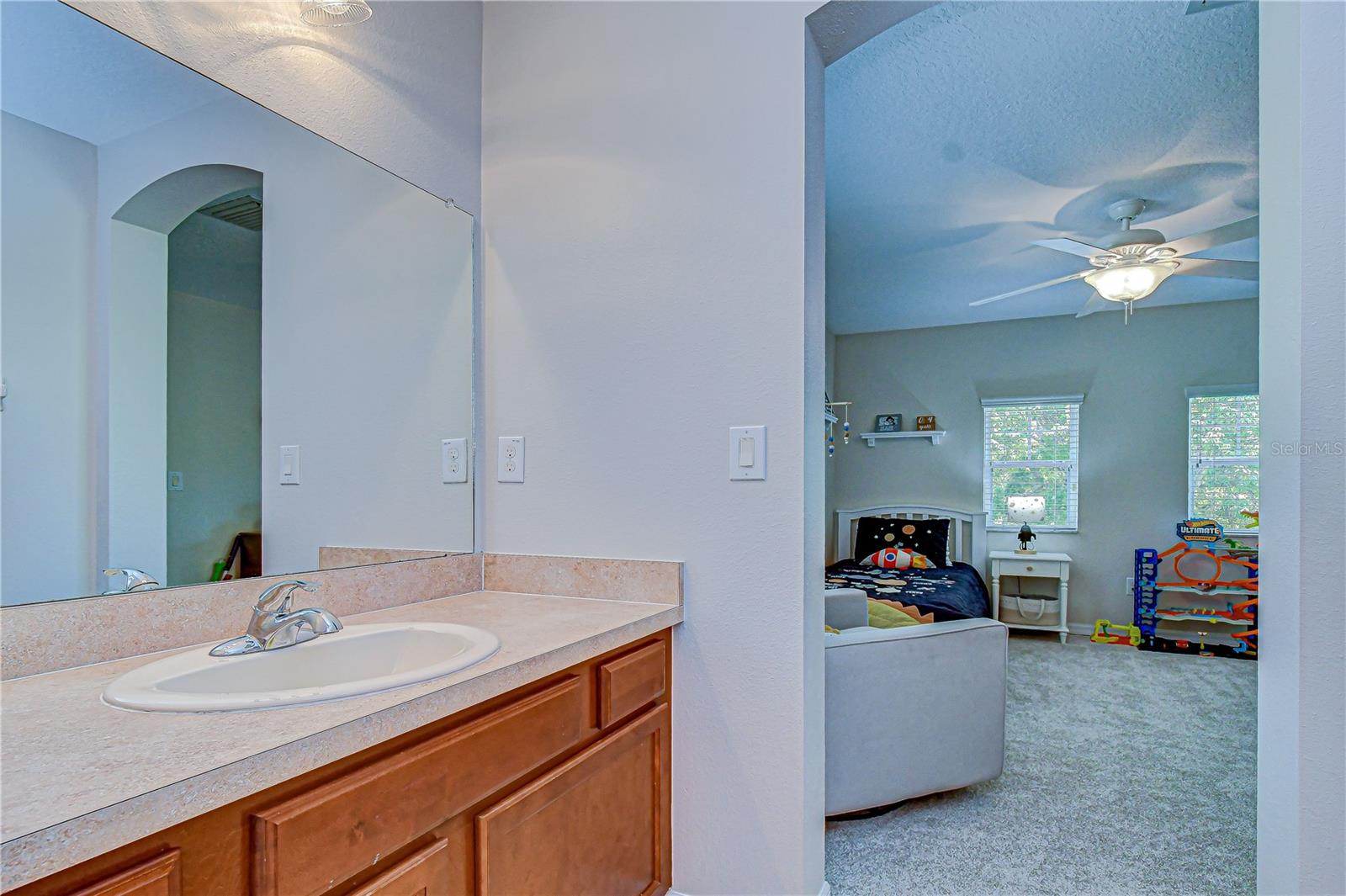 Image 27 of 38 For 15827 Starling Water Drive