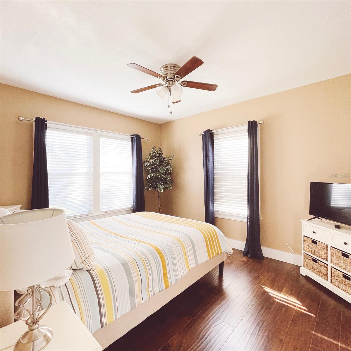 Image 12 of 16 For 4120 2nd Avenue S