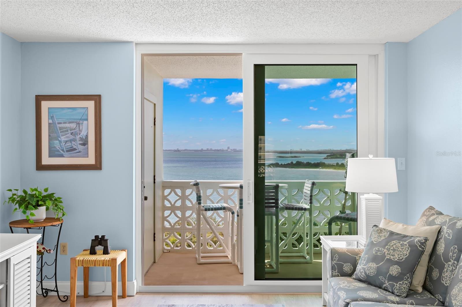 Image 10 of 44 For 9 Forbes Place 707