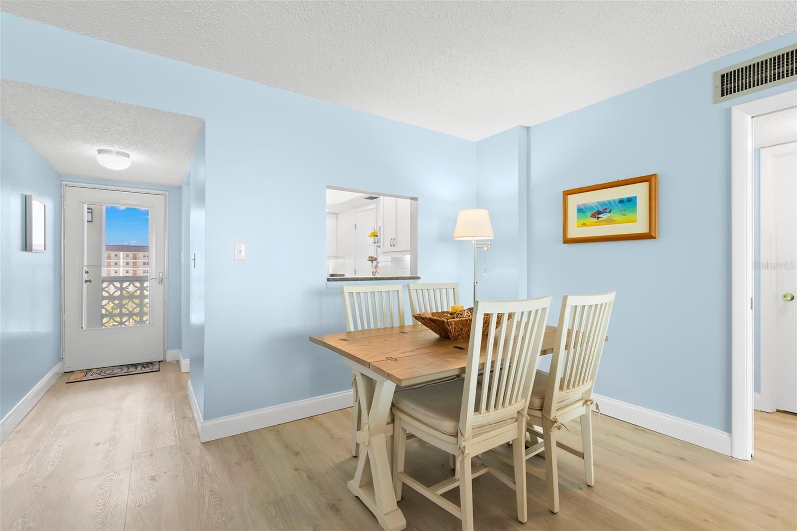 Image 17 of 44 For 9 Forbes Place 707