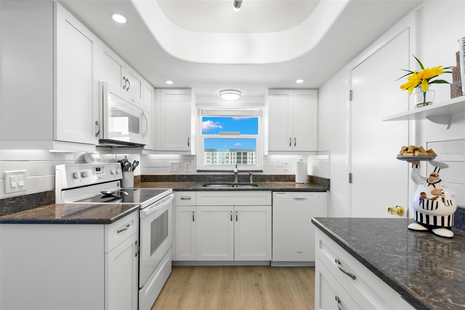 Image 20 of 44 For 9 Forbes Place 707