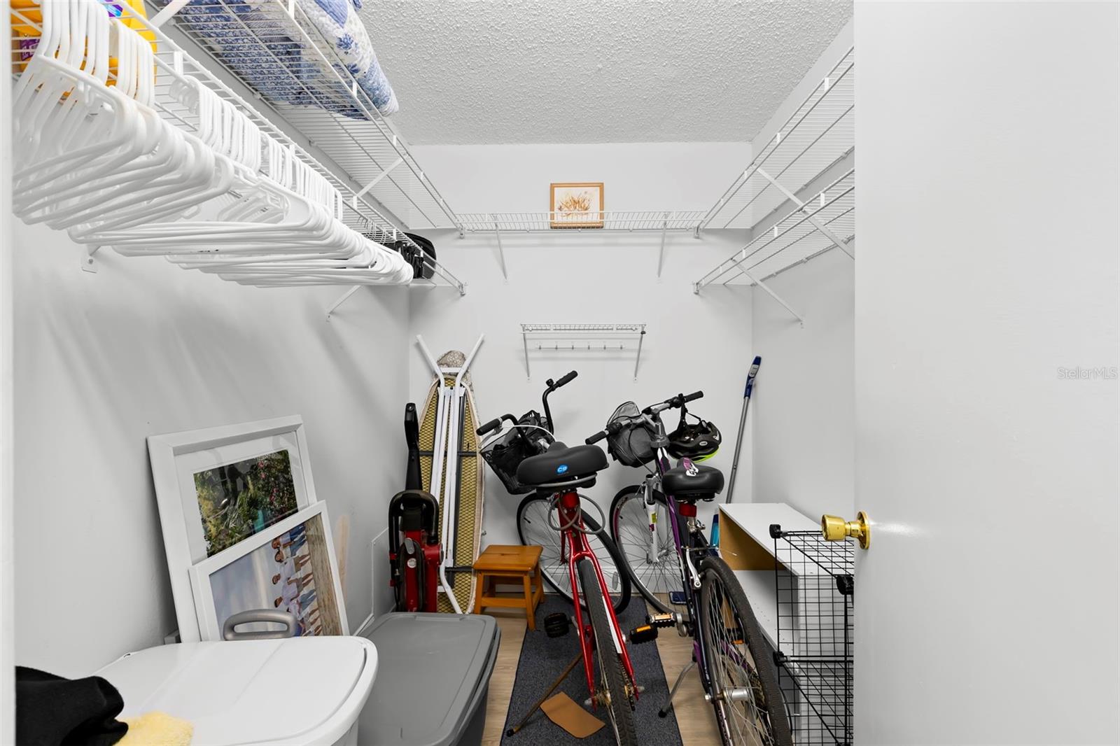 Image 26 of 44 For 9 Forbes Place 707