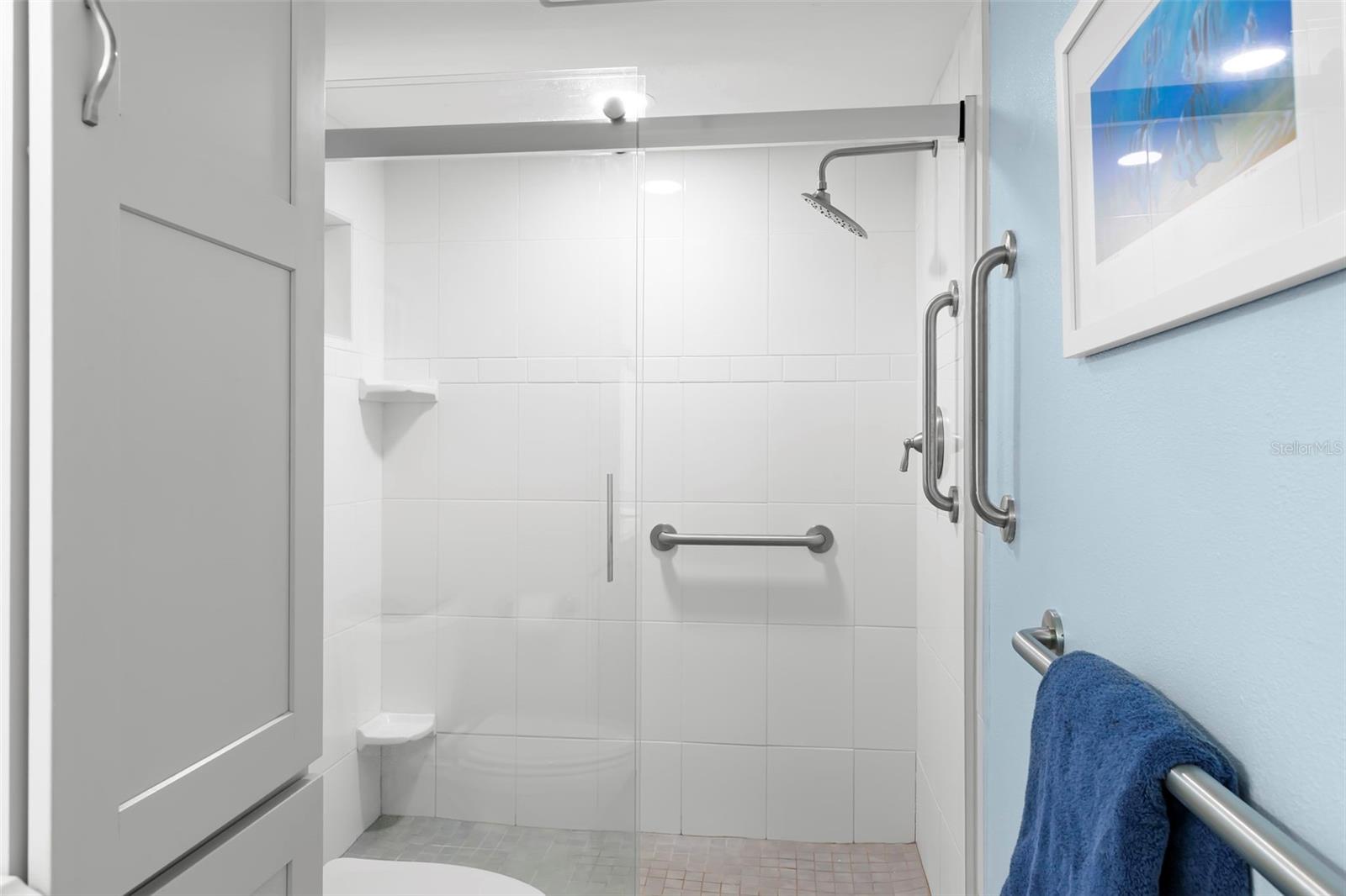 Image 28 of 44 For 9 Forbes Place 707