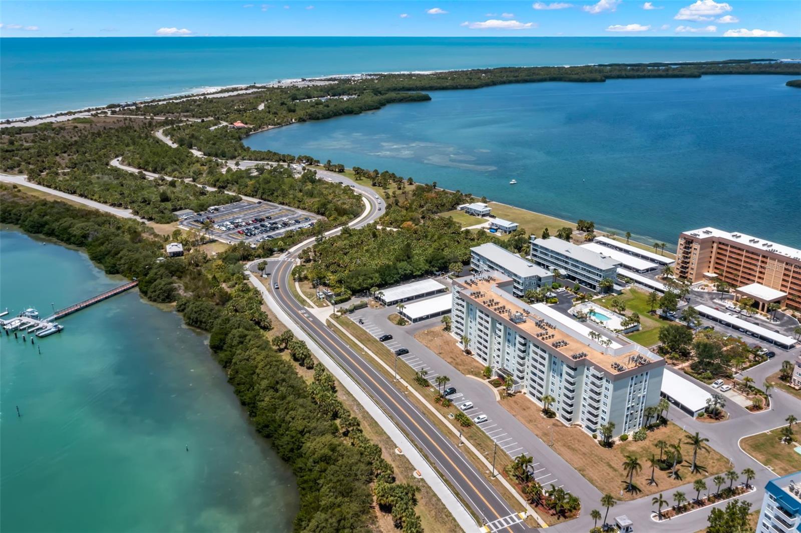 Image 32 of 44 For 9 Forbes Place 707