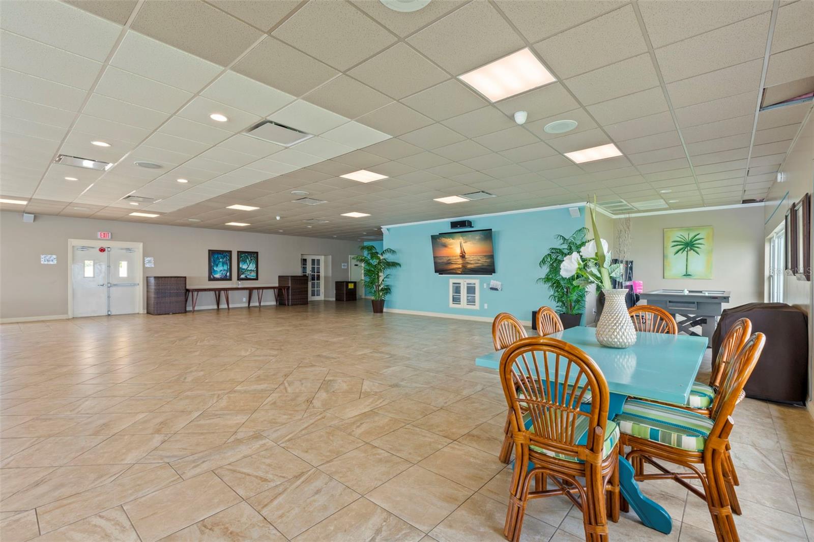 Image 36 of 44 For 9 Forbes Place 707