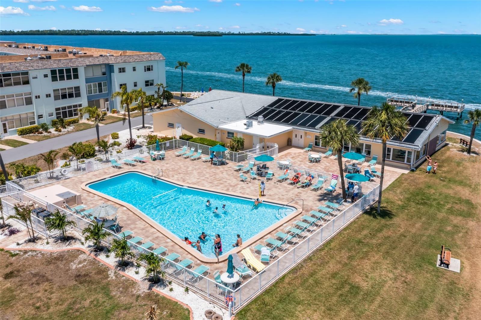 Image 42 of 44 For 9 Forbes Place 707