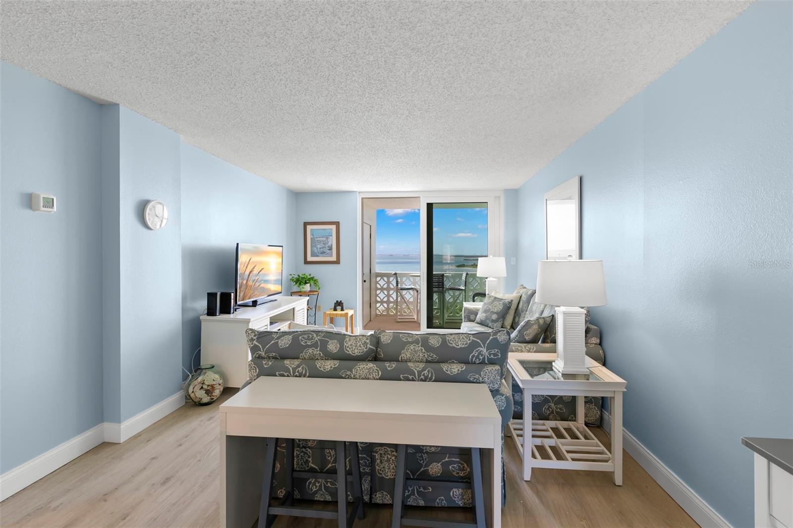 Image 8 of 44 For 9 Forbes Place 707