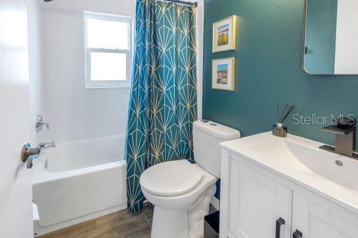 Image 15 of 23 For 6990 Place De La Paix  2b