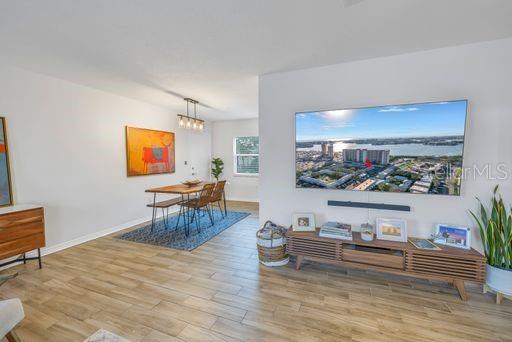 Image 4 of 23 For 6990 Place De La Paix  2b