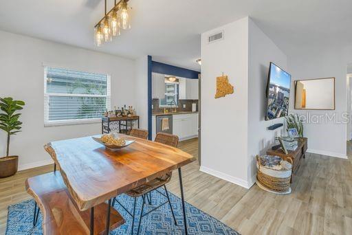 Image 5 of 23 For 6990 Place De La Paix  2b