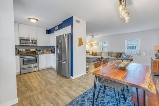 Image 6 of 23 For 6990 Place De La Paix  2b