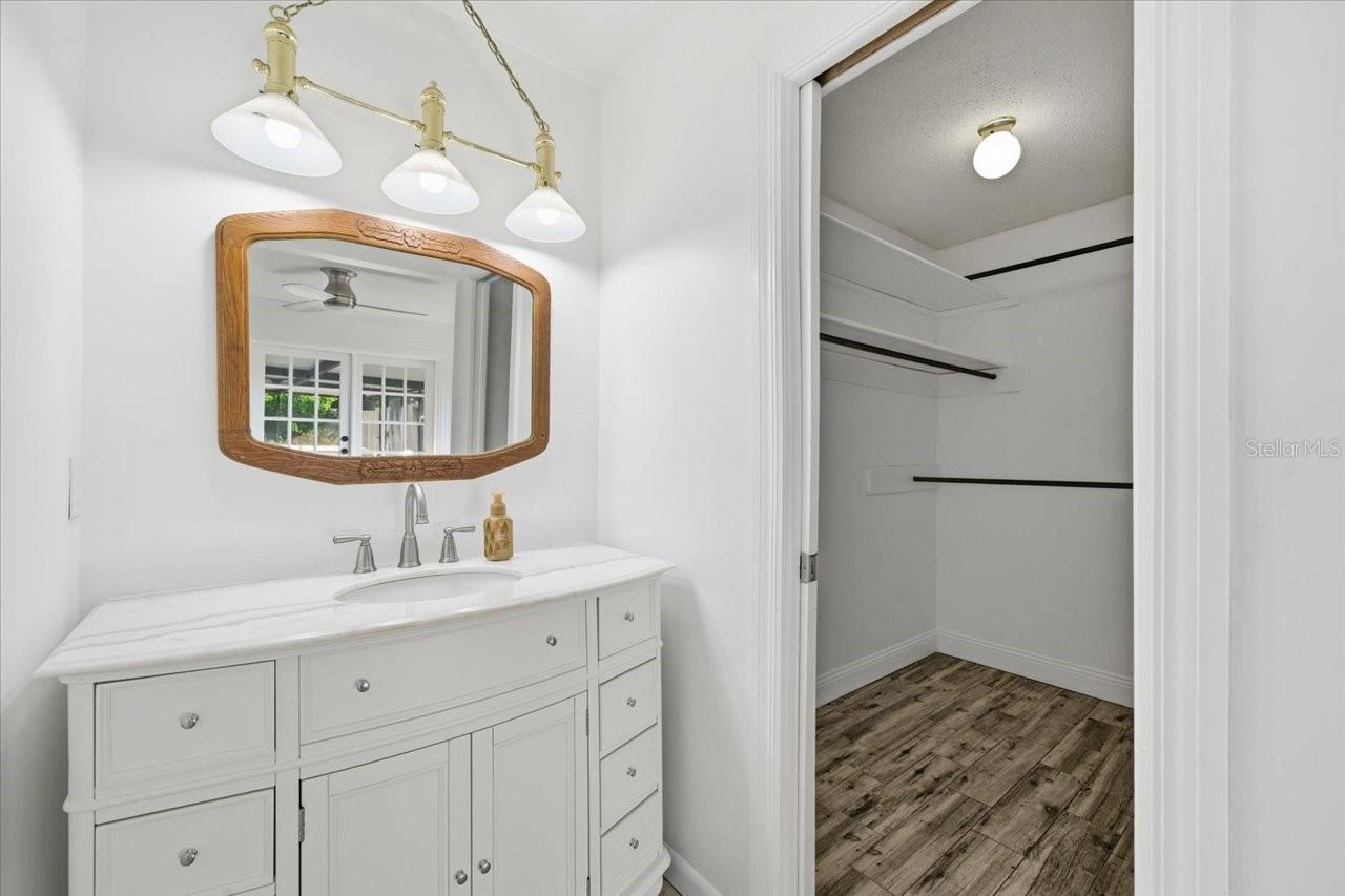 Image 17 of 33 For 700 Druid Way