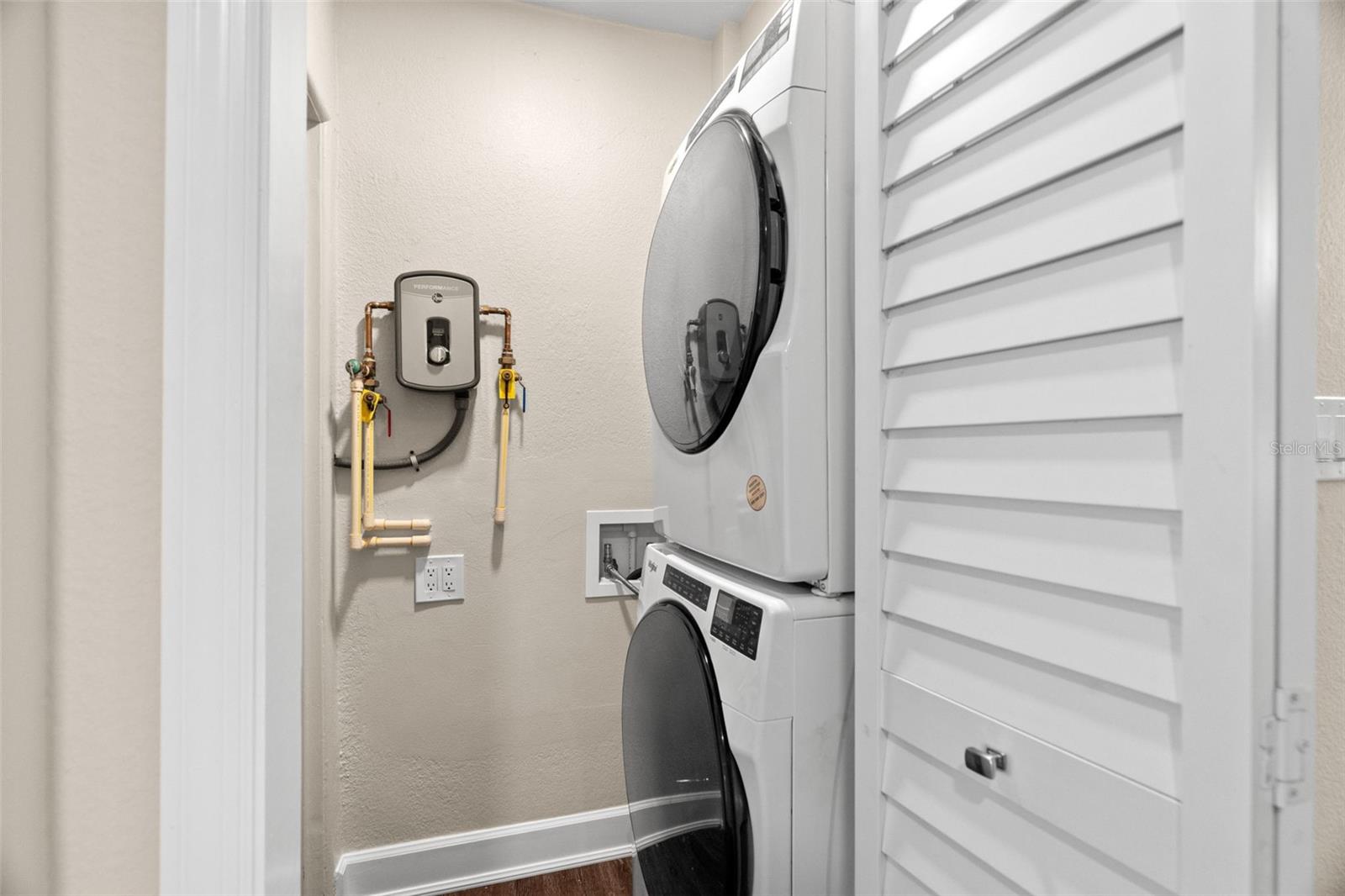 Image 18 of 37 For 5514 16th Avenue S