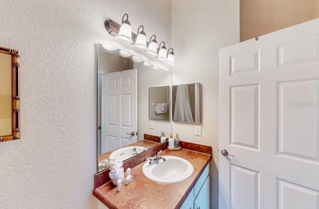 Image 34 of 50 For 515 Rum Run 33303