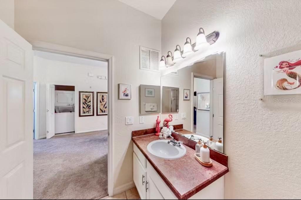 Image 38 of 50 For 515 Rum Run 33303