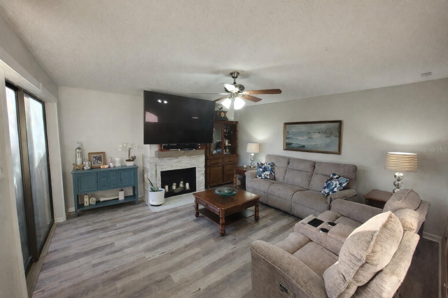 Image 12 of 52 For 14521 Catalina Circle