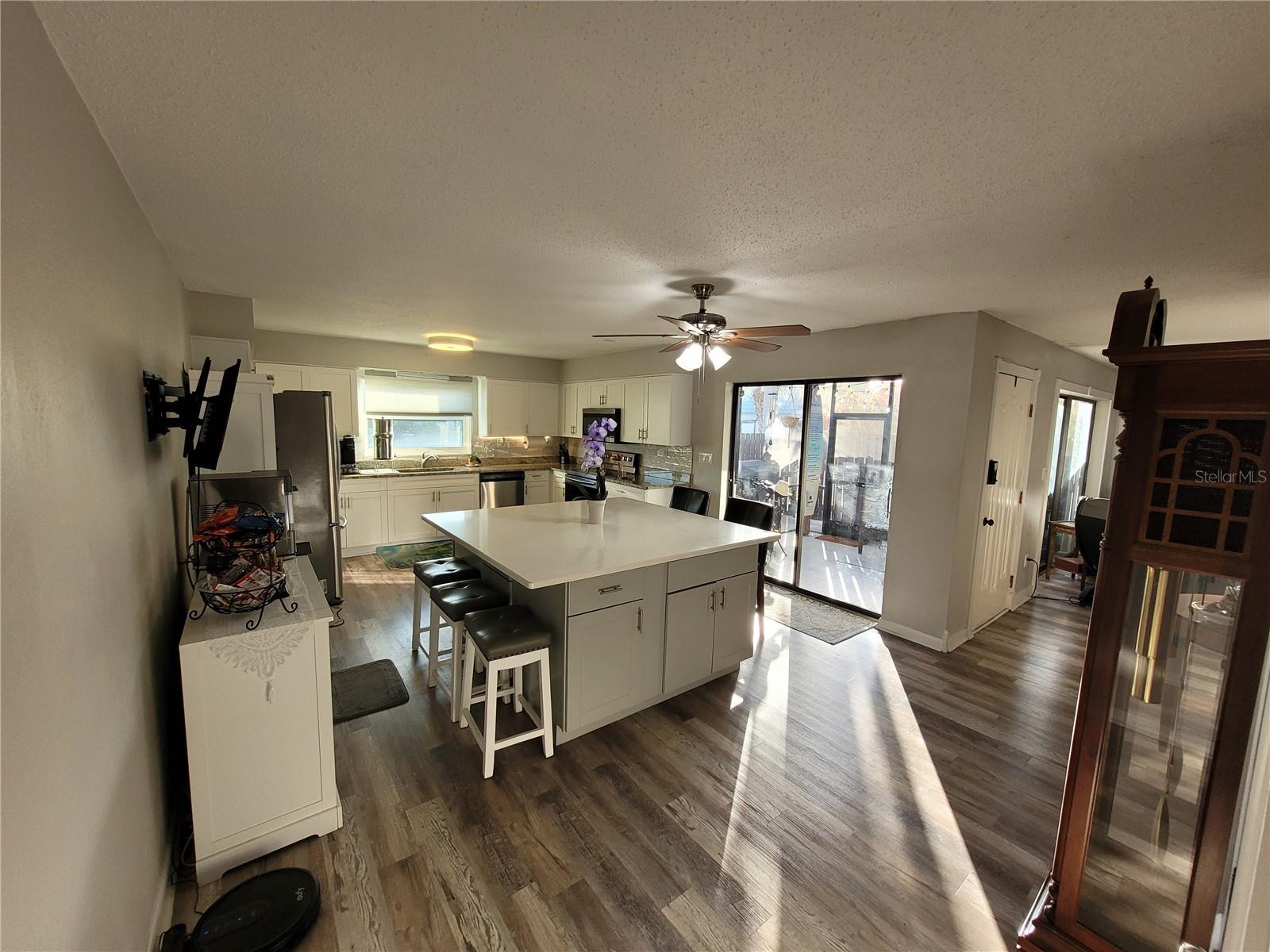 Image 15 of 52 For 14521 Catalina Circle