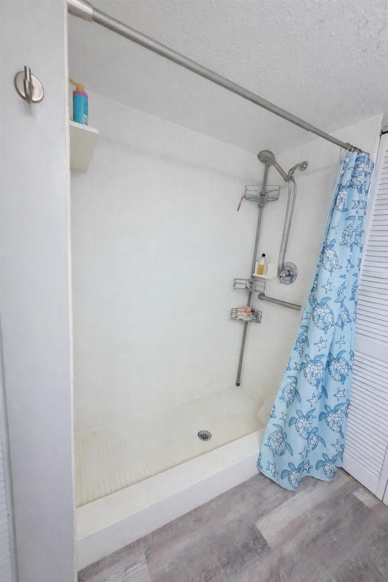 Image 18 of 52 For 14521 Catalina Circle