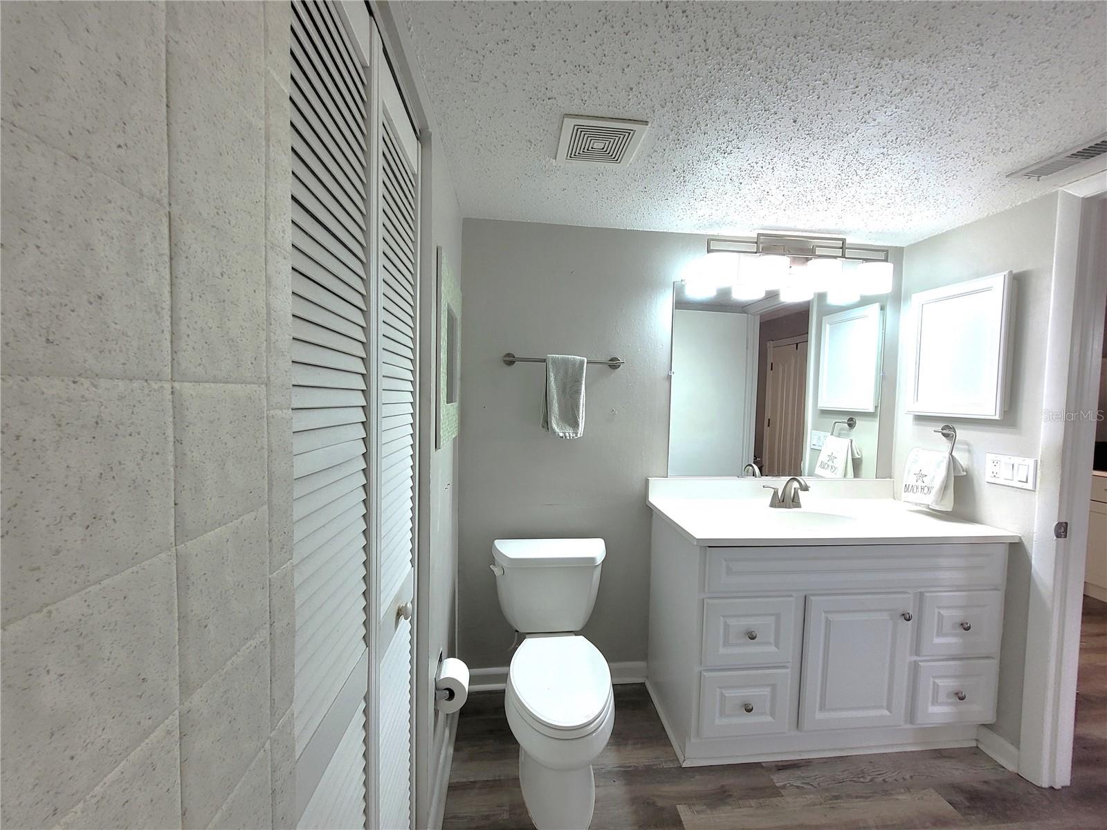 Image 19 of 52 For 14521 Catalina Circle