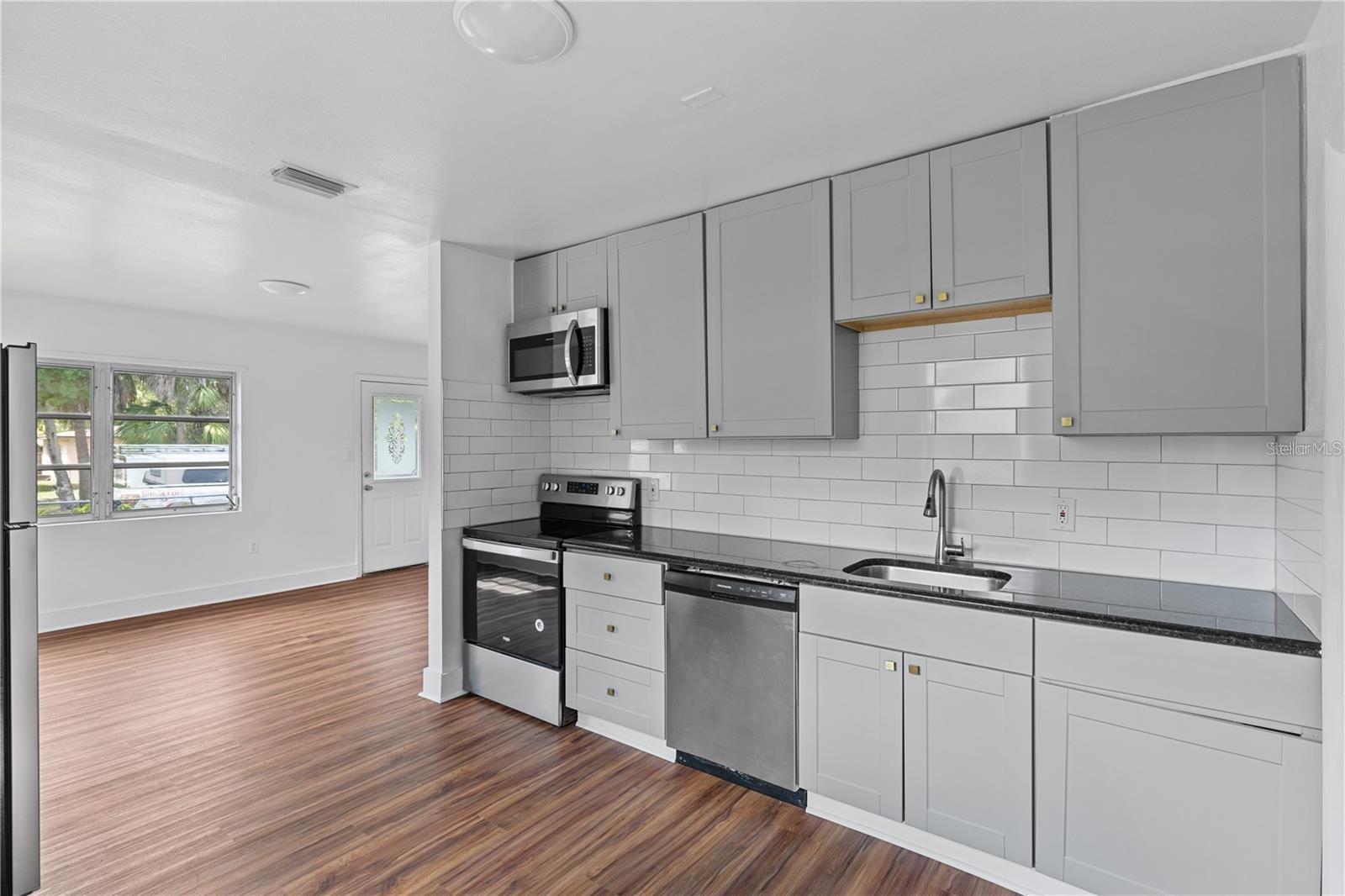 Image 7 of 10 For 2314 Osprey Avenue