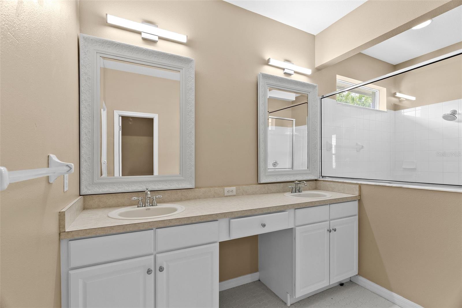 Image 28 of 46 For 5015 Sky Blue Drive