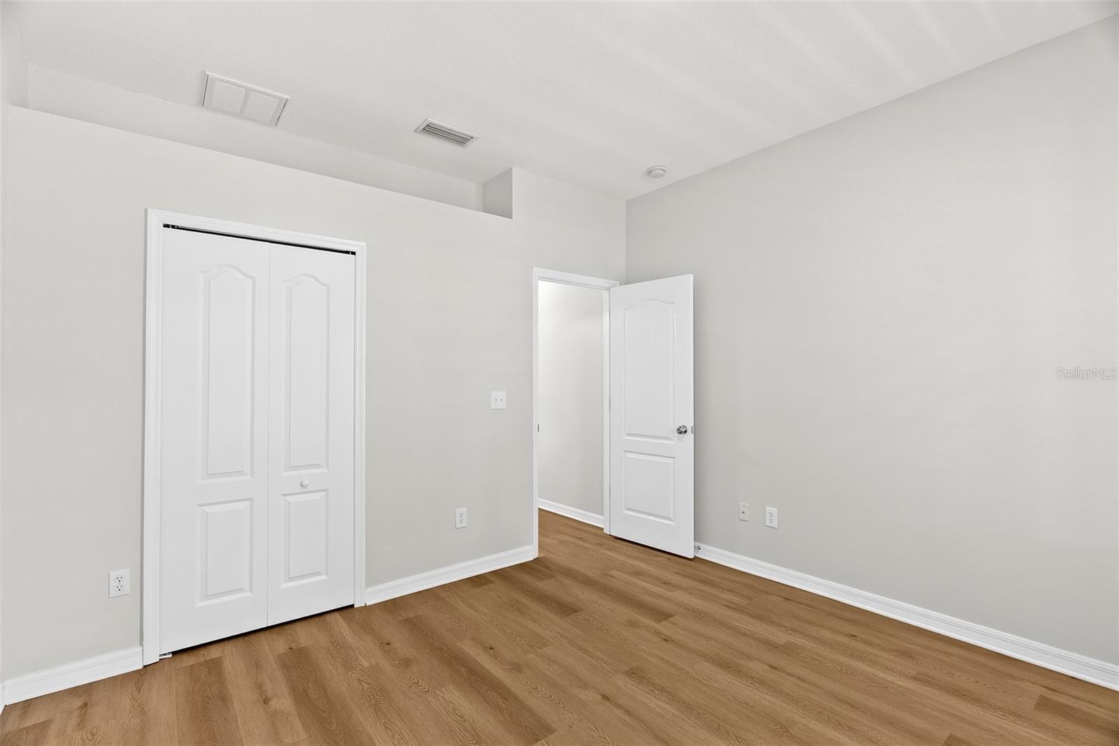 Image 34 of 46 For 5015 Sky Blue Drive